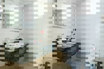 Theo Sunset Bay Hotel