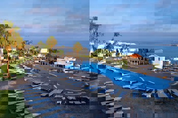 Theo Sunset Bay Hotel