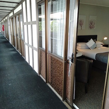 Albatross Motel