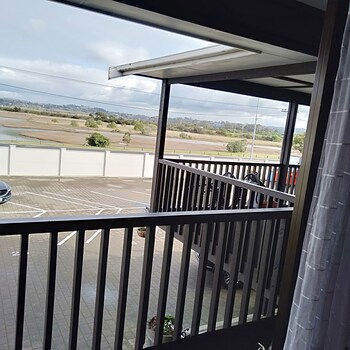 Albatross Motel