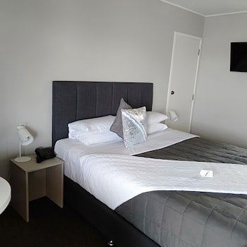 Albatross Motel