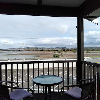 Albatross Motel