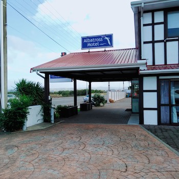 Albatross Motel