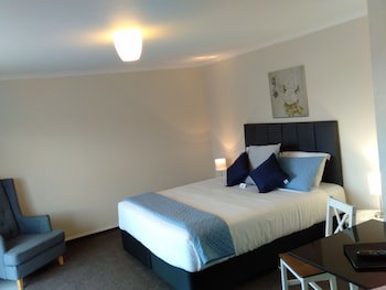 Albatross Motel