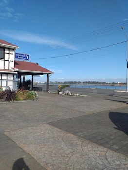 Albatross Motel
