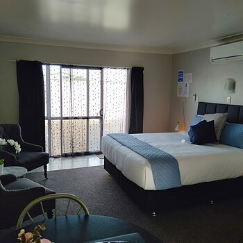 Albatross Motel