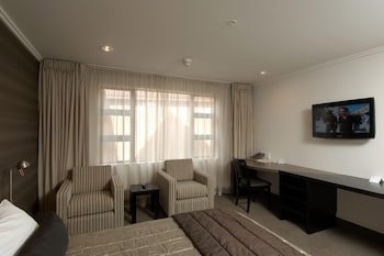 Ascot Park Hotel
