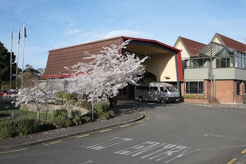 Ascot Park Hotel