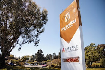 Ascot Park Hotel