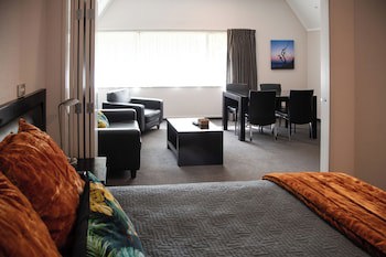 Ascot Park Hotel