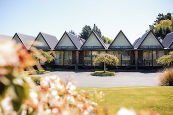 Ascot Park Hotel