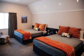 Ascot Park Hotel