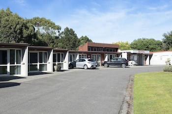 Ascot Park Hotel