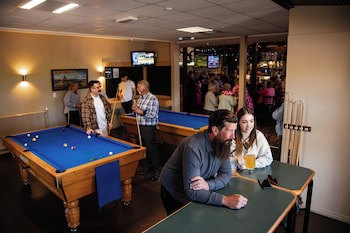Ascot Park Hotel