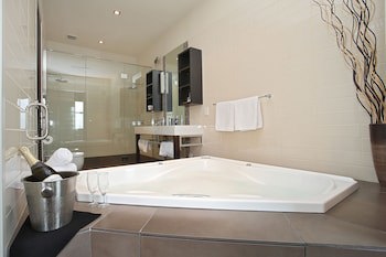 Kelvin Hotel