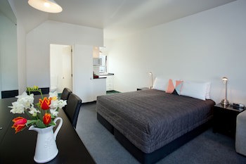 Cable Court Motel