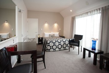 Cable Court Motel