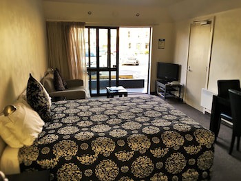 Cable Court Motel