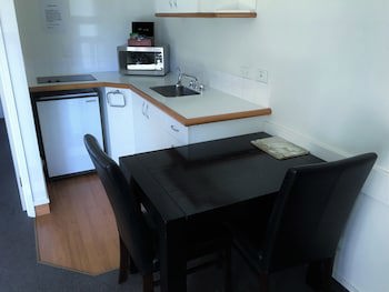 Cable Court Motel