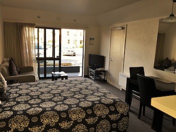 Cable Court Motel