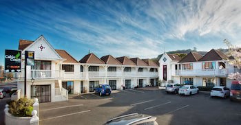 Cable Court Motel