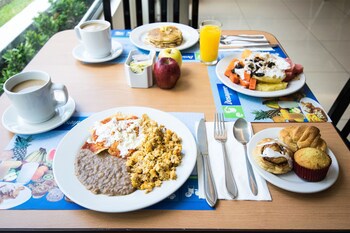 Holiday Inn Express Paraiso Dos Bocas, An Ihg Hotel