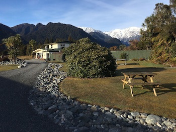 Glacier View Motel