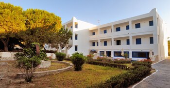 Lagada Beach Hotel
