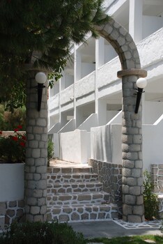 Lagada Beach Hotel
