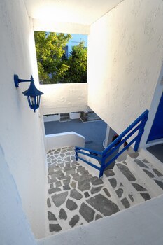 Lagada Beach Hotel