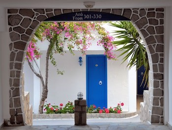 Lagada Beach Hotel