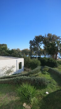 Lagada Beach Hotel