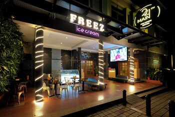 Cross Roads Inn