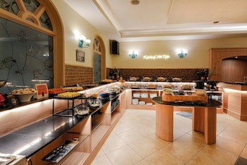Cross Roads Inn