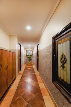 Cross Roads Inn