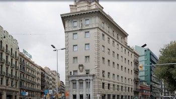 Amister Apartments