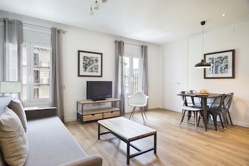 Amister Apartments