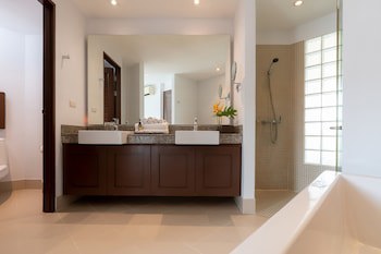 Dewa Phuket Resort & Villas