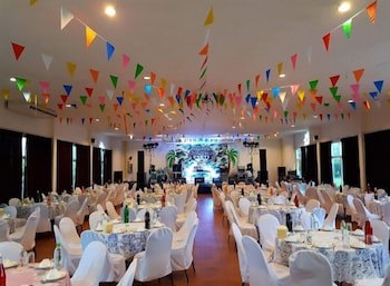 Bacchus Home Resort