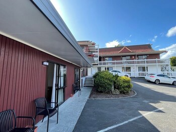 Cherry Court Motor Lodge