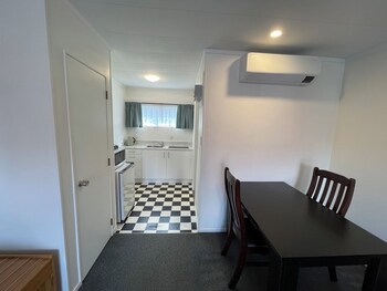 Cherry Court Motor Lodge