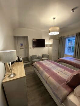 Tigh Na Mara Hotel