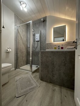 Tigh Na Mara Hotel