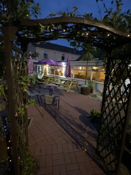 Tigh Na Mara Hotel