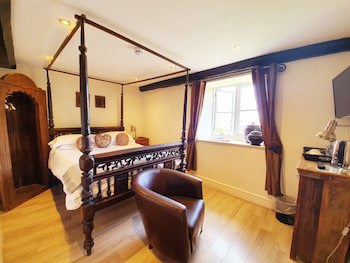 The Old Lodge