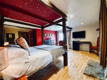 The Old Lodge