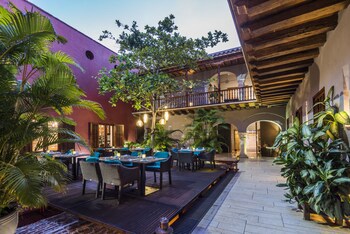 Ananda Hotel Boutique