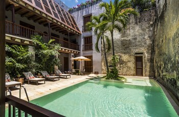 Ananda Hotel Boutique