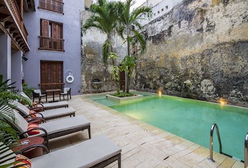 Ananda Hotel Boutique