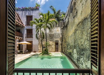 Ananda Hotel Boutique